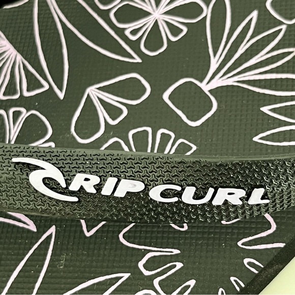 Rip Curl Men’s Flip Flops Size 12 Purple Leaf Print Beach Travel Swim Vacation - Picture 2 of 5